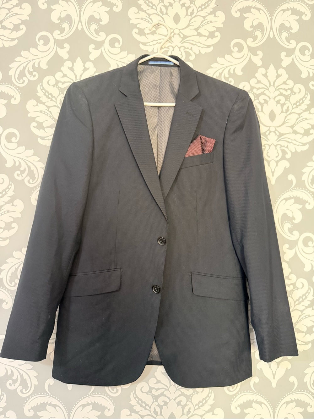 💫4/$25 • Vroom & Dreesmann Two-Button Blazer with Pocket Square